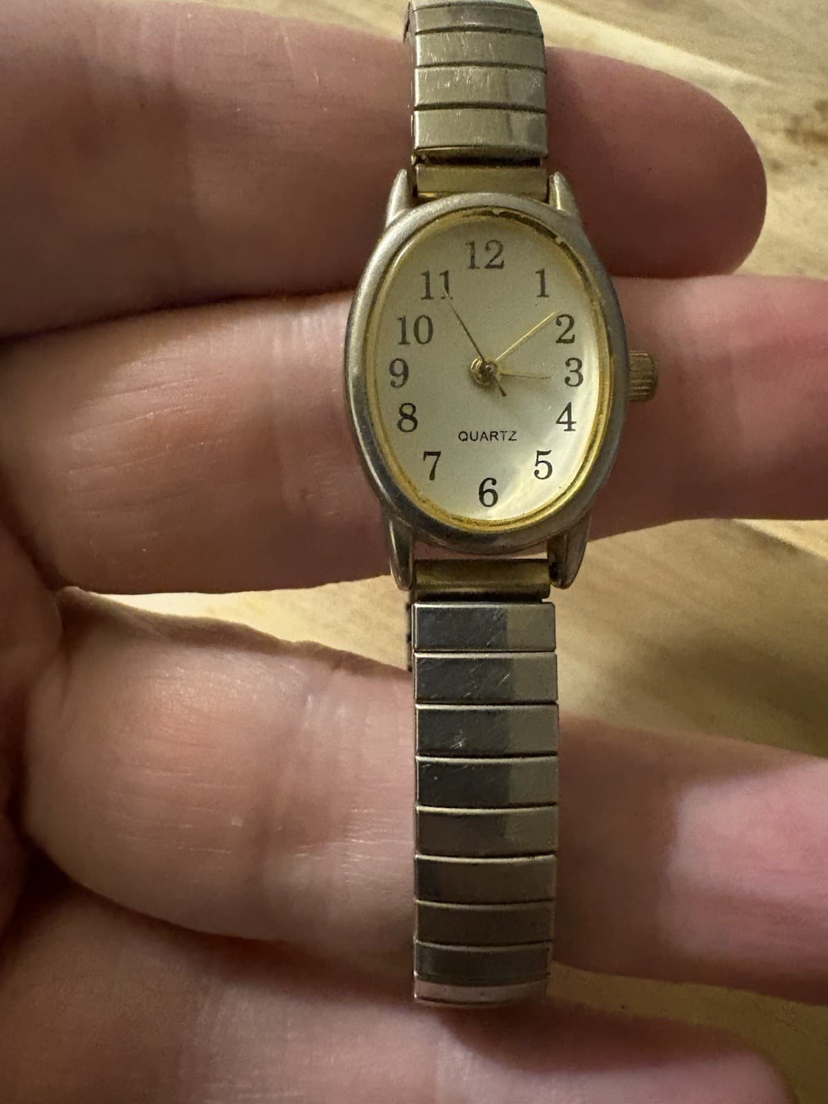 Womens Quartz Stretch Band Watch New Battery Working