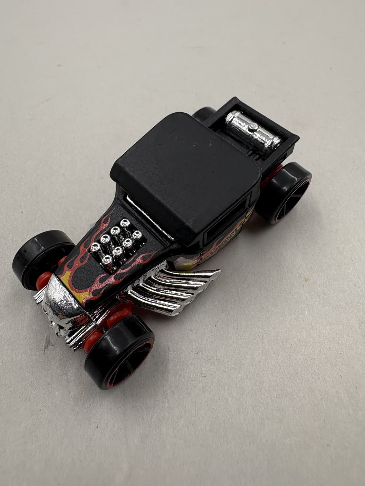 2020 Hot Wheels Bone Shaker GRH82 Black Red Flames 1:64 Loose Thailand