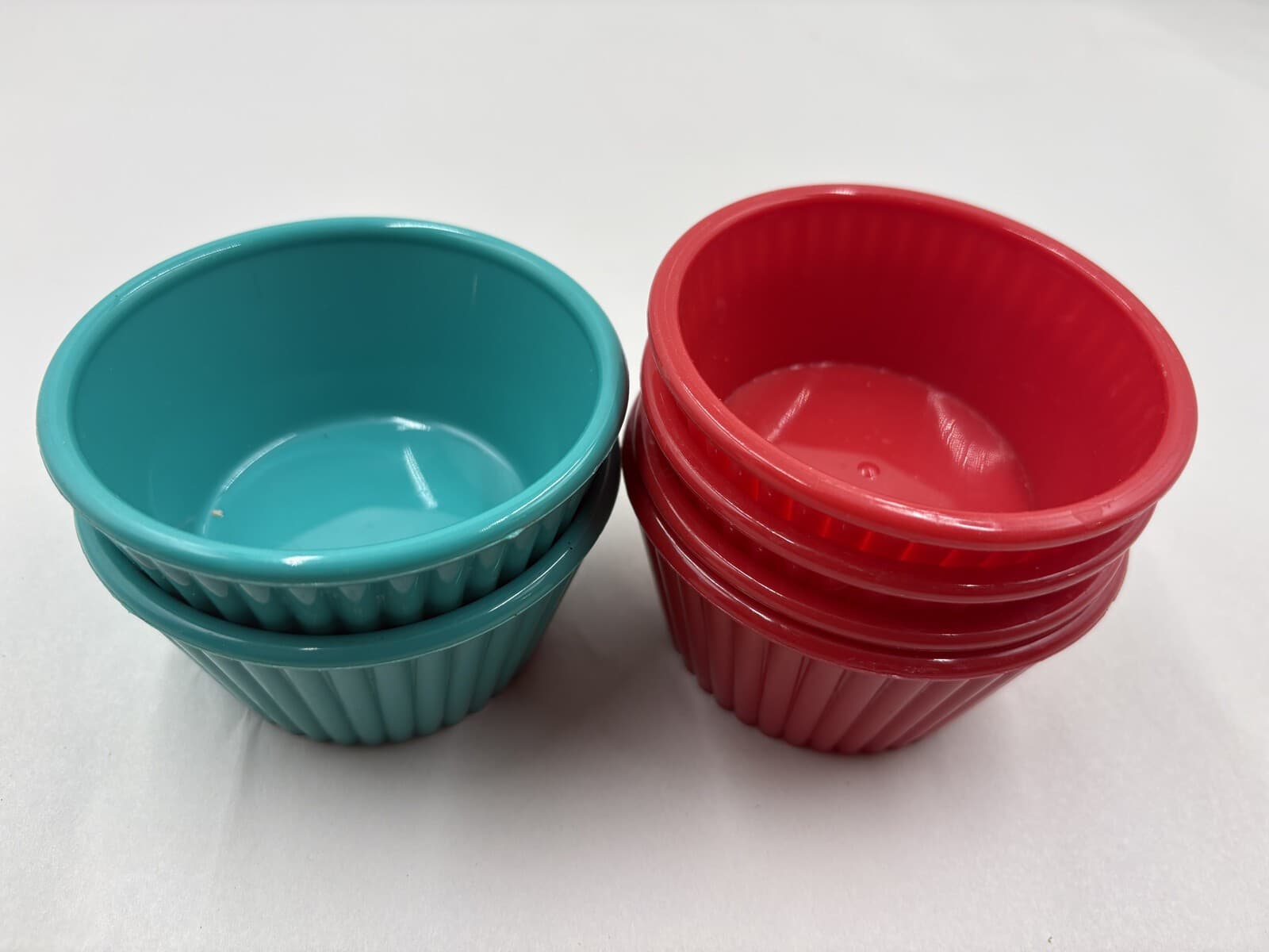 Set of 5 Fluted Plastic Dessert Bowls Red & Teal Nesting Approx. 4 in