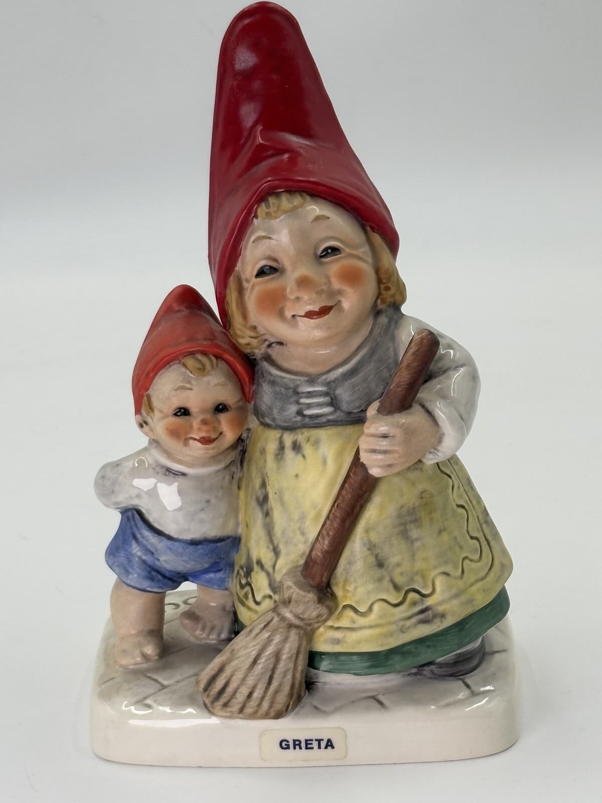 Vintage 1980 Goebel Co-Boy Greta Happy Housewife Gnome Figurine 17543-17