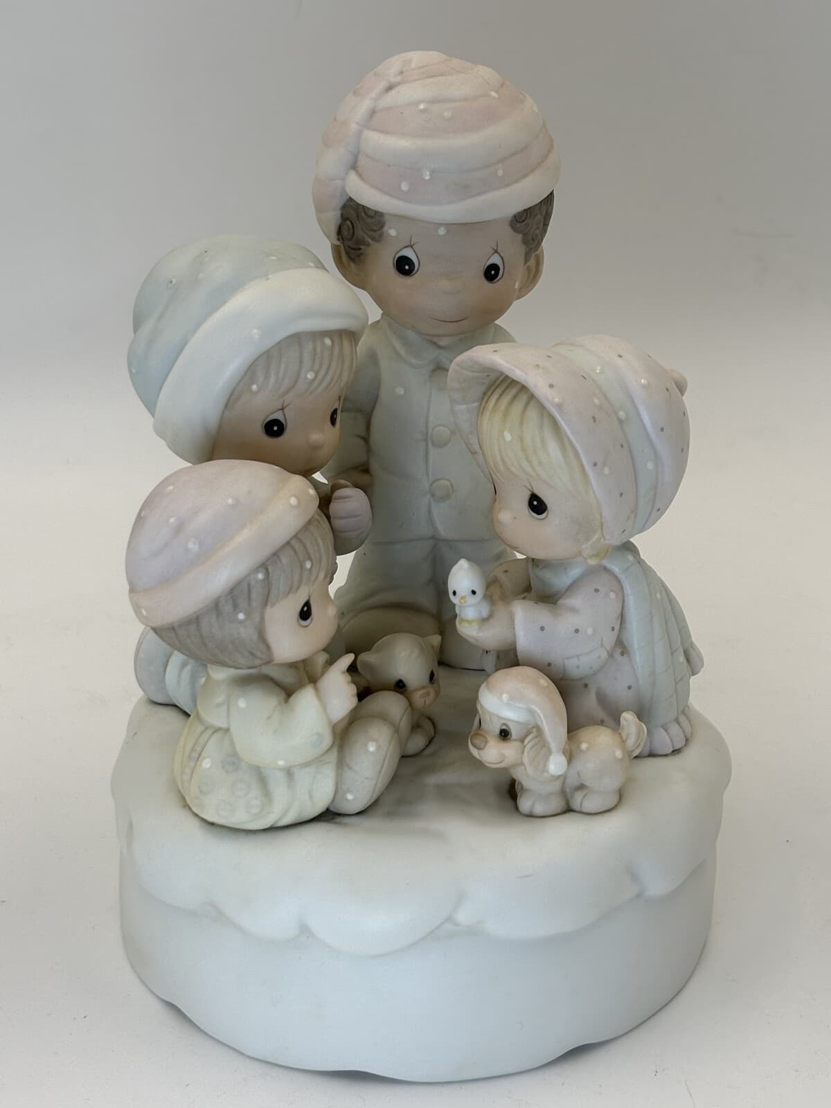 Precious Moments Peace on Earth 109746 Musical 1988 w/ Box