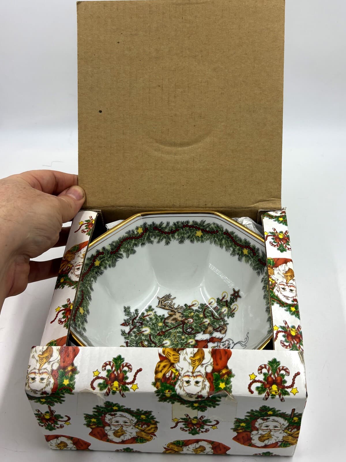 RARE Fitz & Floyd St. Nicholas 7 in Octagonal Vegetable Bowl Japan Box BEAUTIFUL