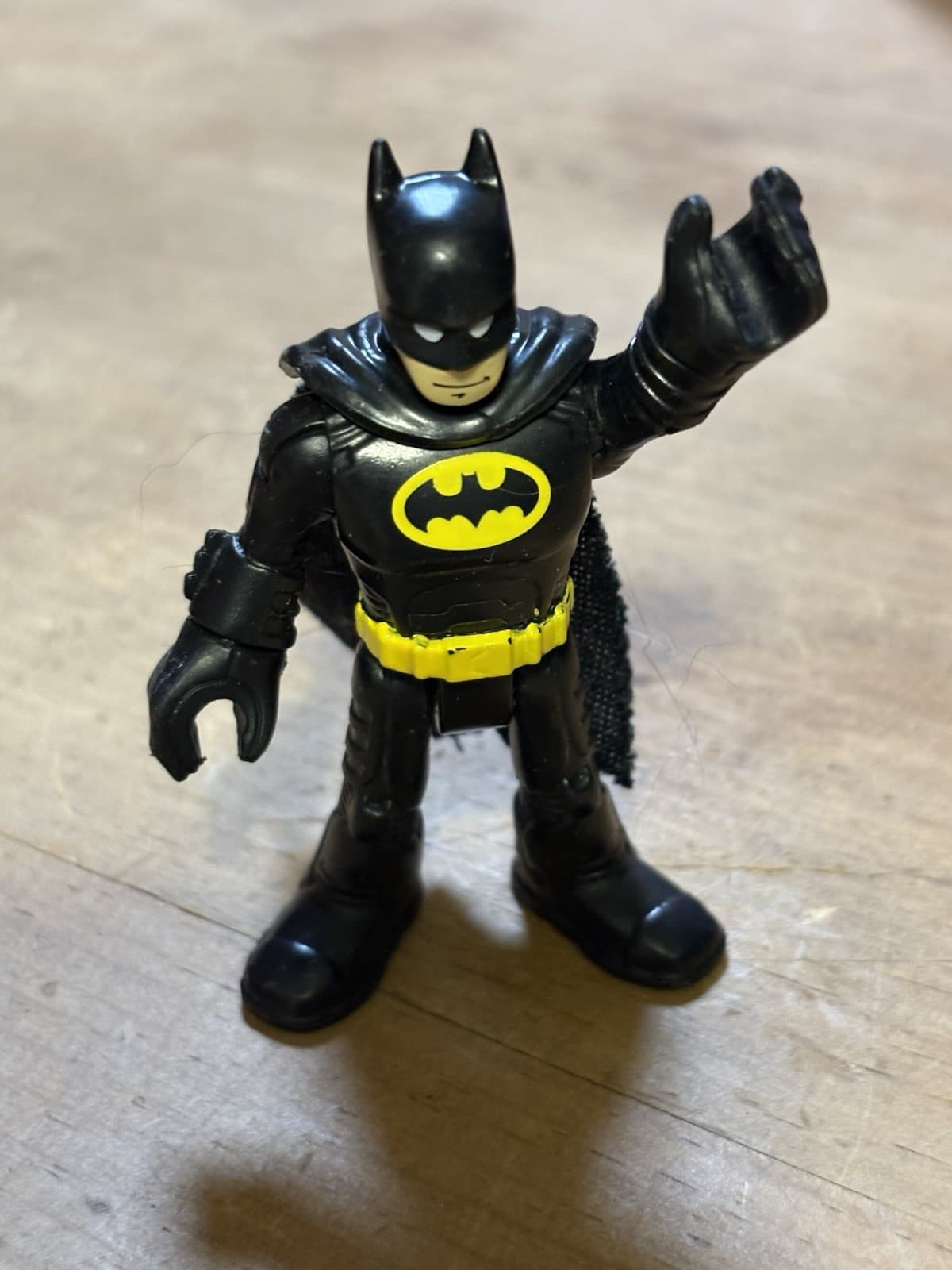 Imaginext DC Super Friends Batman Black Yellow Figure With Cape